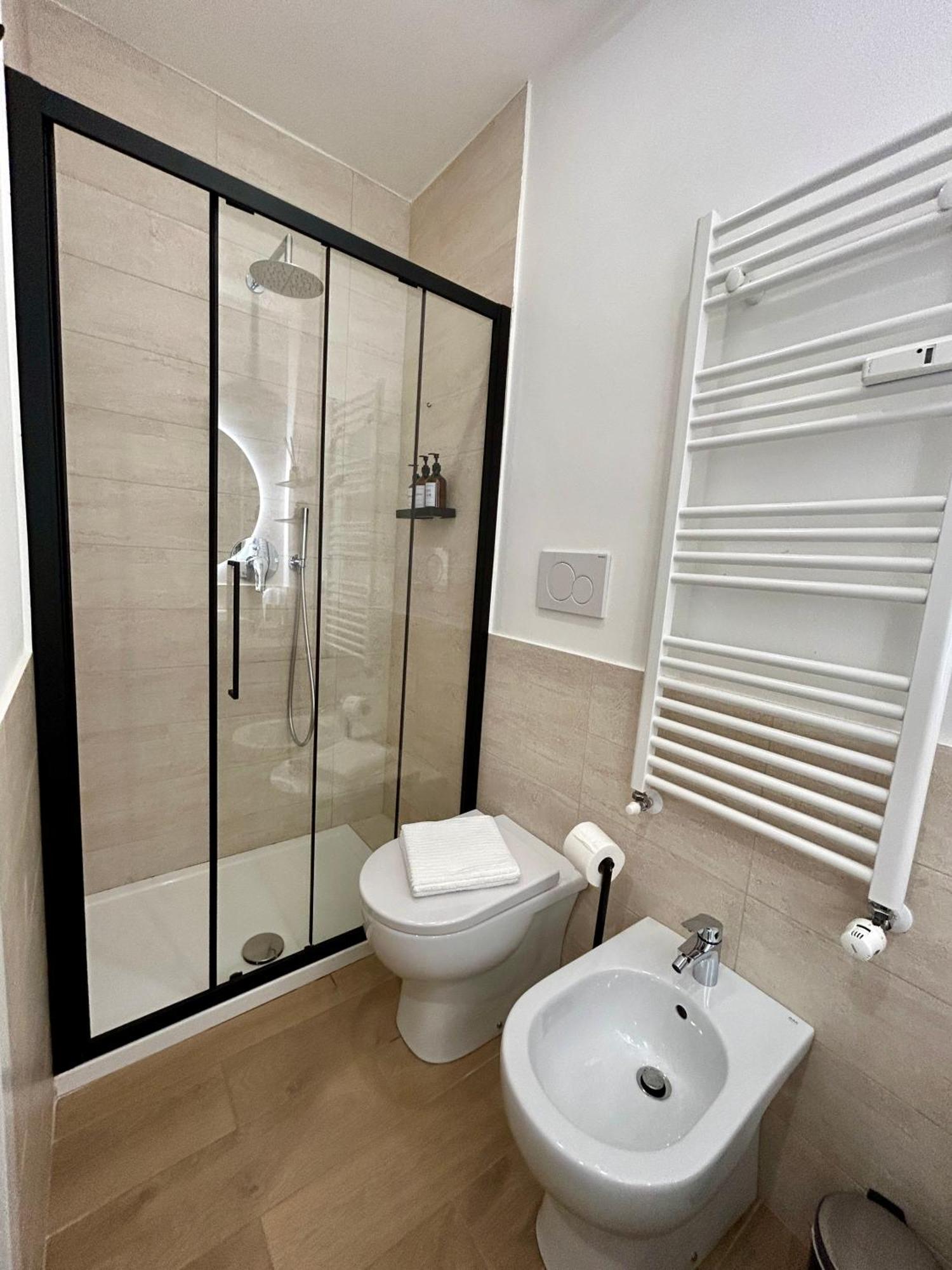 Navigli-Bocconi - Peque Home, Wi-Fi Milano Dış mekan fotoğraf